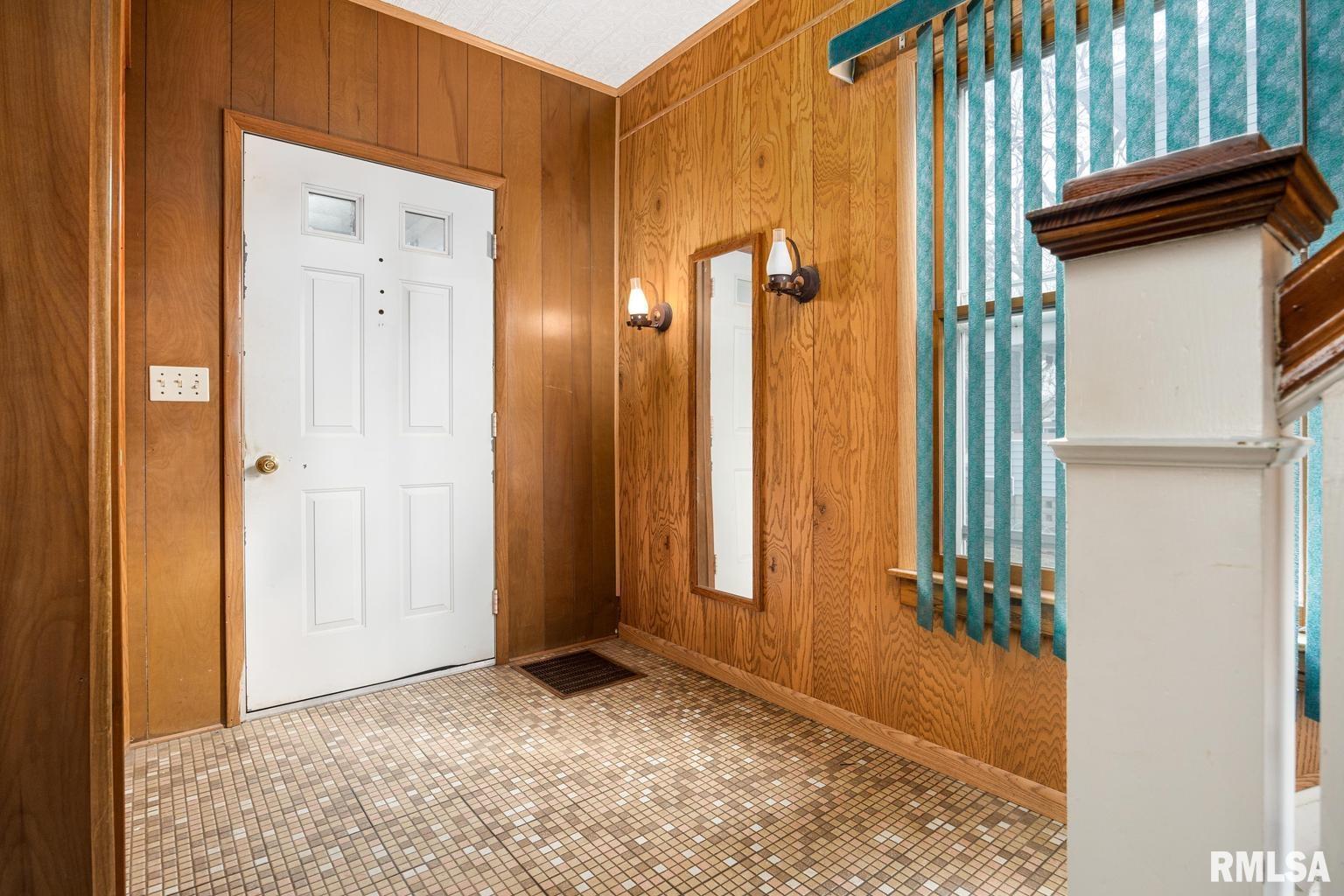 309 North Trivoli Road Trivoli, IL 61569 - Photo 5 of 27