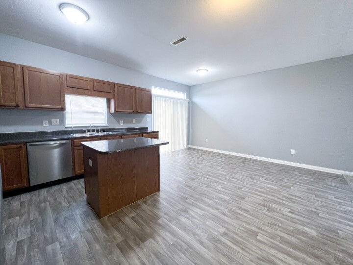 2705 Rothe Lane Indianapolis, IN 46229 - Photo 7 of 20 Gallery Image 7