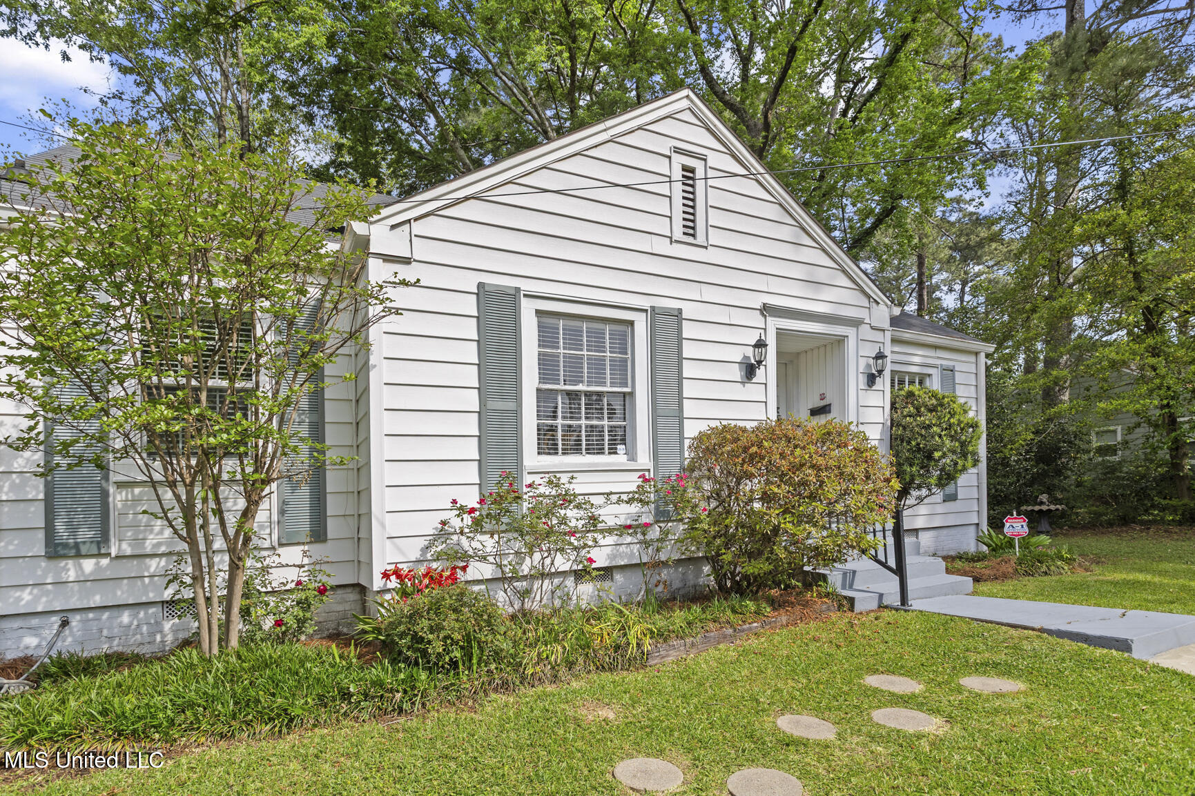 141 River Park Drive Jackson, MS 39202 - Photo 2 of 29 141 River Park-5