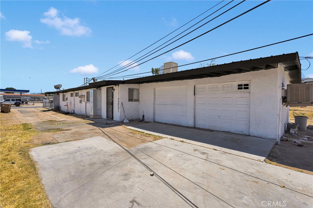 16396 Yucca Street Hesperia, CA 92345 - Photo 9 of 25