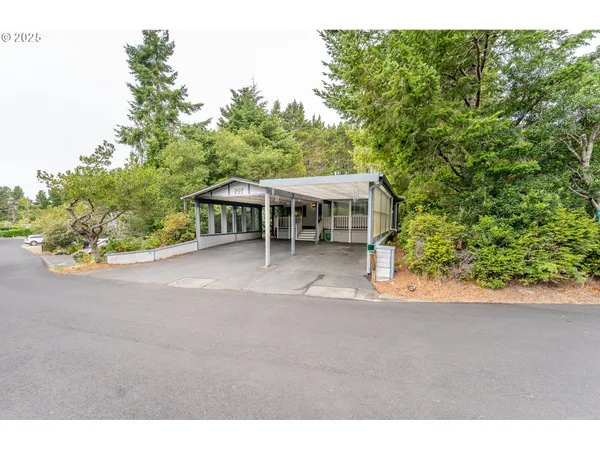 $259,000 | 1600 Rhododendron Drive, Unit 207, Florence, OR 97439