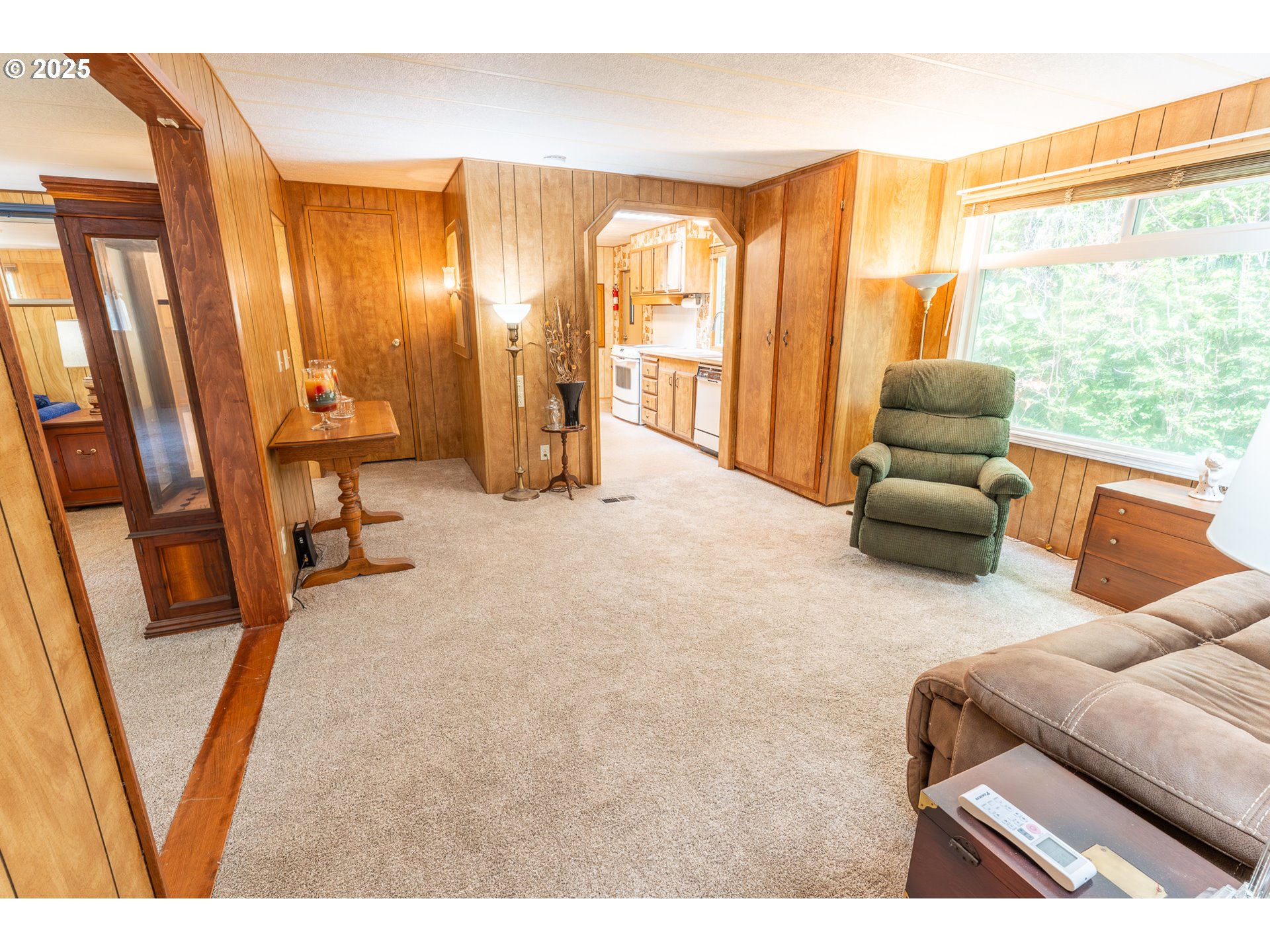 1600 Rhododendron Drive, Unit 207 Florence, OR 97439 - Photo 14 of 43 Sitting Room