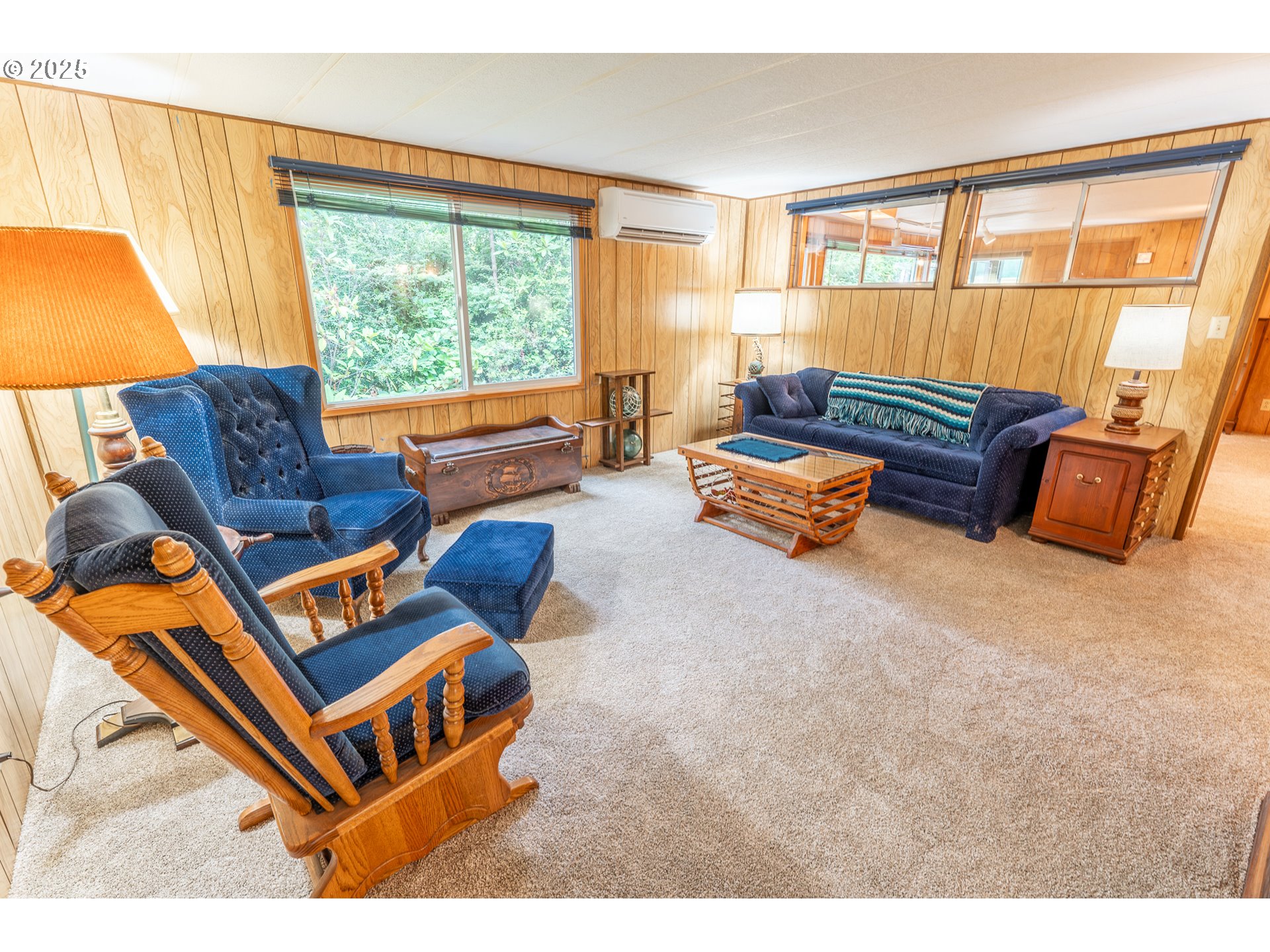 1600 Rhododendron Drive, Unit 207 Florence, OR 97439 - Photo 15 of 43 Living Room