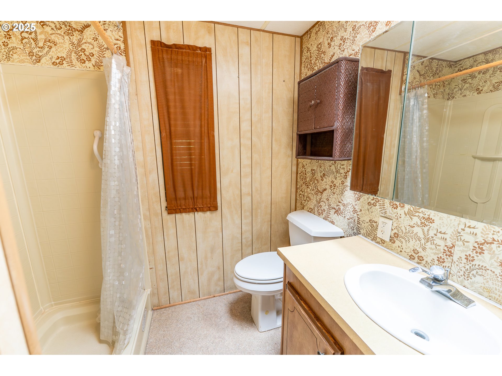 1600 Rhododendron Drive, Unit 207 Florence, OR 97439 - Photo 24 of 43 Bathroom