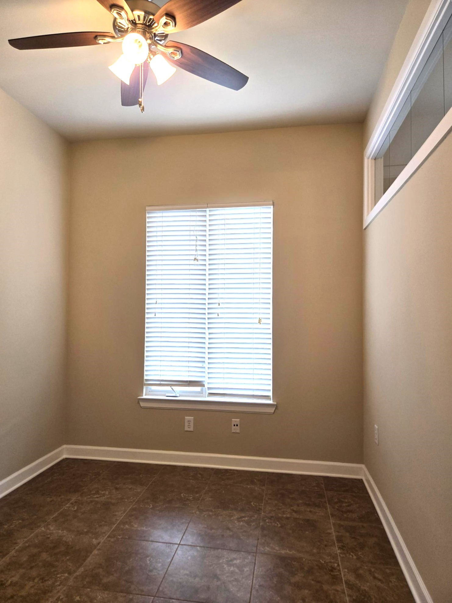1900 Genesee Street, Unit 207 Houston, TX 77006 - Photo 32 of 50 View of secondary bedroom from closet.