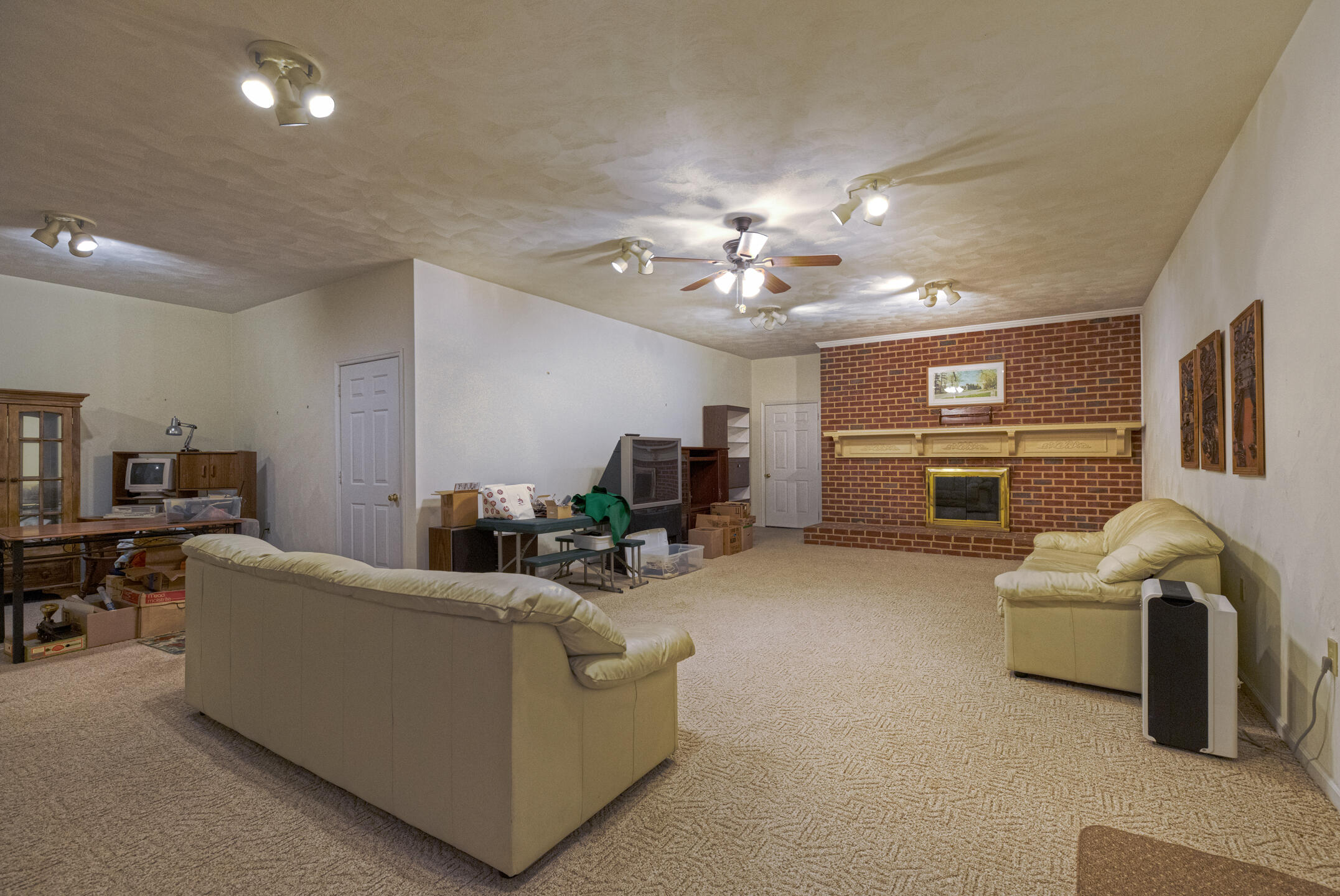 1615 Deyerle Road Southwest Roanoke, VA 24018 - Photo 26 of 43 27