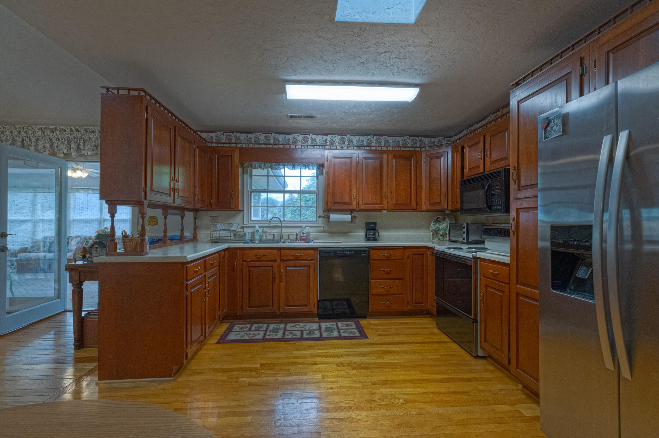 1615 Deyerle Road Southwest Roanoke, VA 24018 - Photo 10 of 43 10