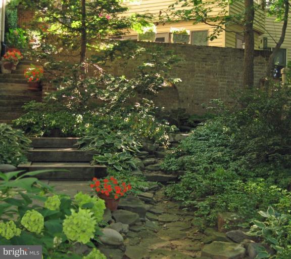 2024 Beacon Place Reston, VA 20191 - Photo 4 of 19 DRY CREEK BED