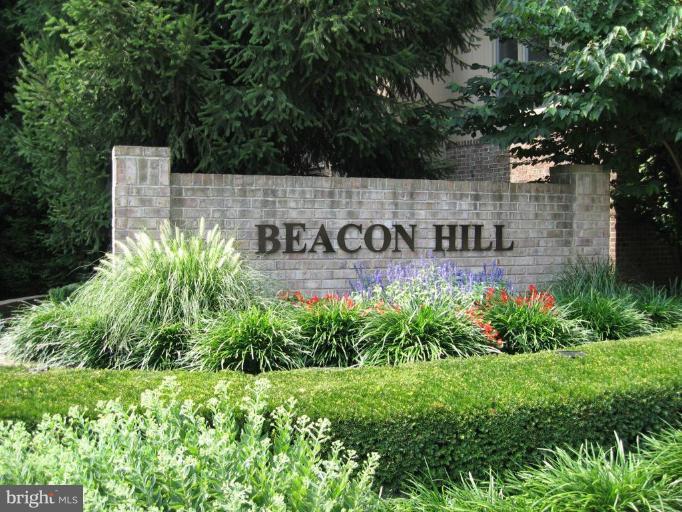 2024 Beacon Place Reston, VA 20191 - Photo 5 of 19 Unique #2