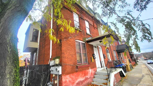 $2,800 | 214 Church Street, Poughkeepsie, NY 12601