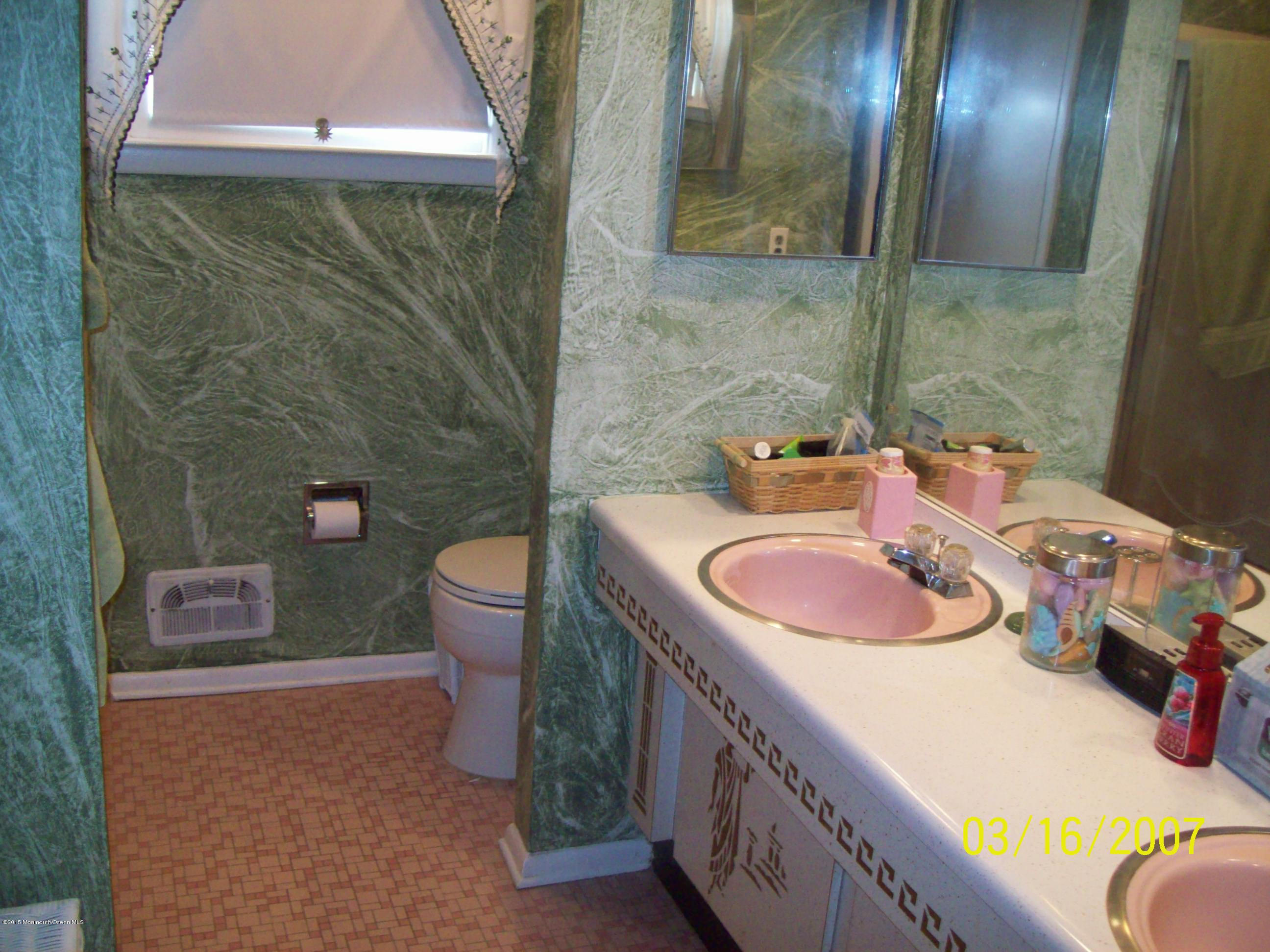 13 Westbrook Road Howell, NJ 07731 - Photo 6 of 12 100_1795
