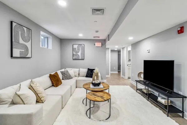 $6,500 | 16 Alston Street, Unit 16, Somerville, MA 02143