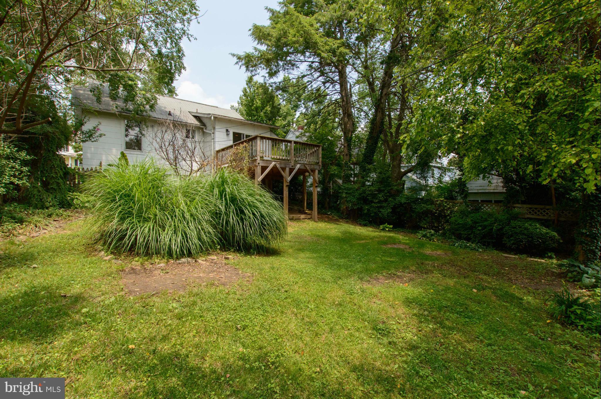 1007 Overbrook Road Baltimore, MD 21239 - Photo 29 of 30 a view of yard with green space