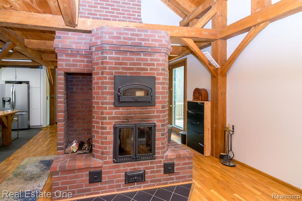 5804 Brighton Road Brighton, MI 48116 - Photo 13 of 57