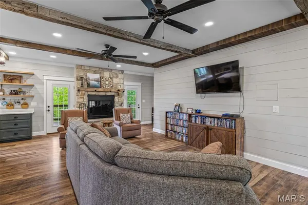 $750,000 | 13774 Mammoth Road, De Soto, MO 63020