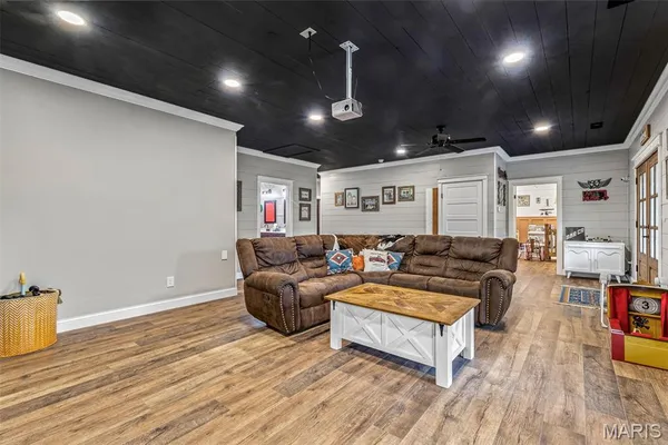$750,000 | 13774 Mammoth Road, De Soto, MO 63020