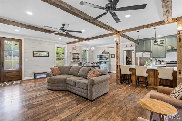 $750,000 | 13774 Mammoth Road, De Soto, MO 63020