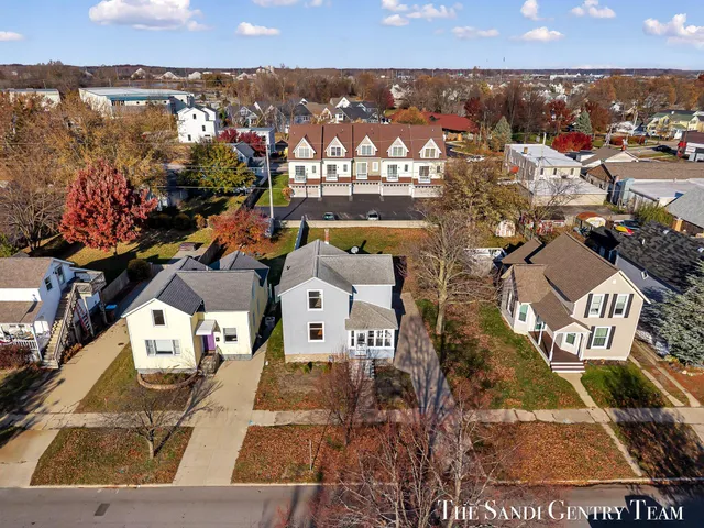 $369,900 | 317 Elliott Avenue, Grand Haven, MI 49417