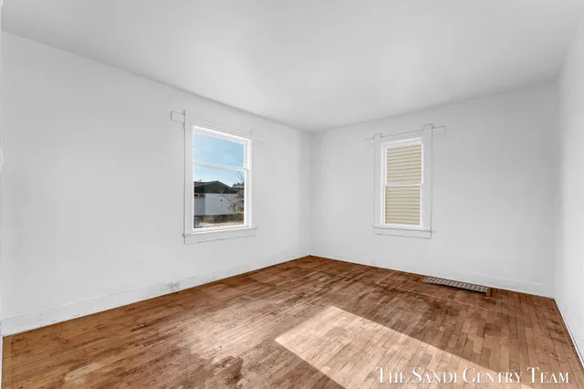 $369,900 | 317 Elliott Avenue, Grand Haven, MI 49417