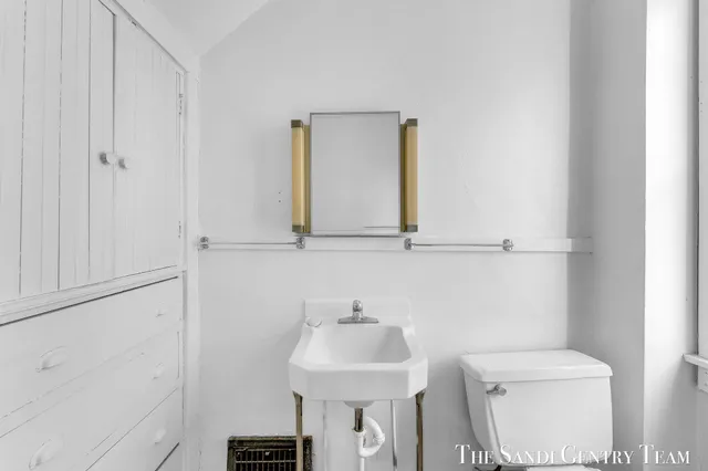 $369,900 | 317 Elliott Avenue, Grand Haven, MI 49417