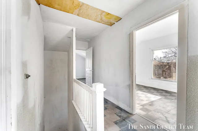 $369,900 | 317 Elliott Avenue, Grand Haven, MI 49417