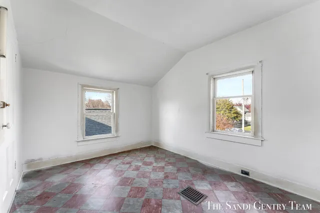 $369,900 | 317 Elliott Avenue, Grand Haven, MI 49417