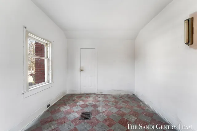 $369,900 | 317 Elliott Avenue, Grand Haven, MI 49417