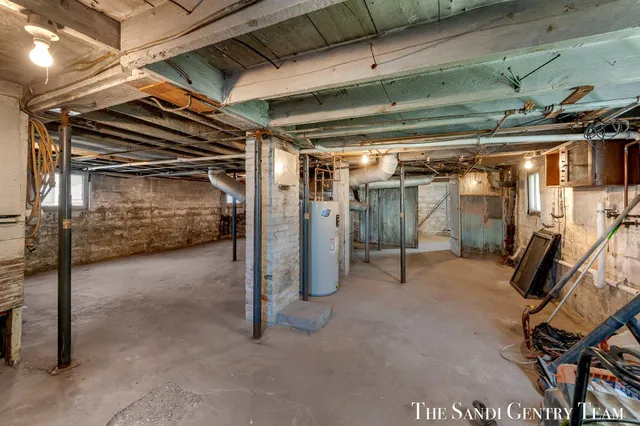 $369,900 | 317 Elliott Avenue, Grand Haven, MI 49417