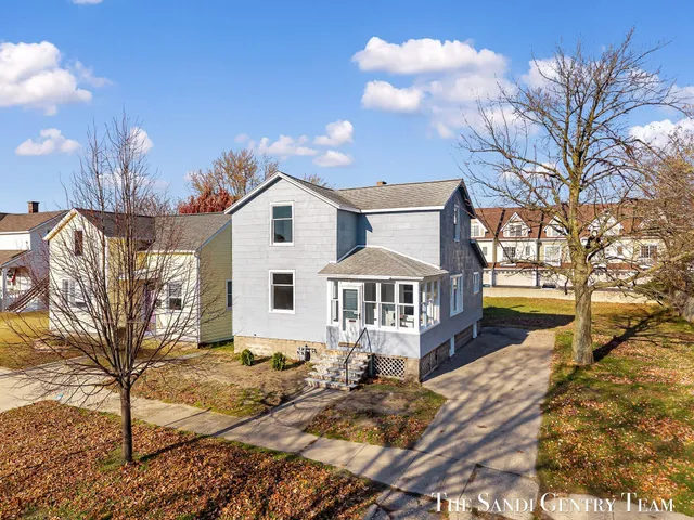 $369,900 | 317 Elliott Avenue, Grand Haven, MI 49417