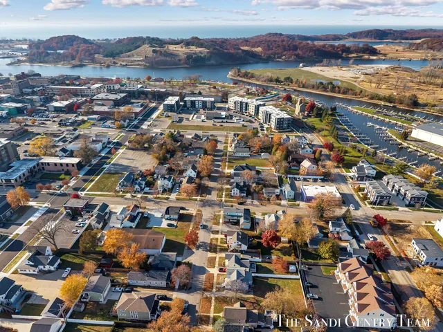 $369,900 | 317 Elliott Avenue, Grand Haven, MI 49417