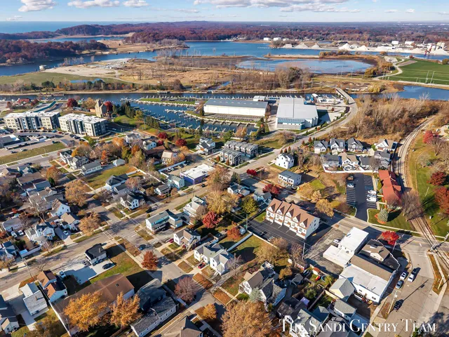 $369,900 | 317 Elliott Avenue, Grand Haven, MI 49417