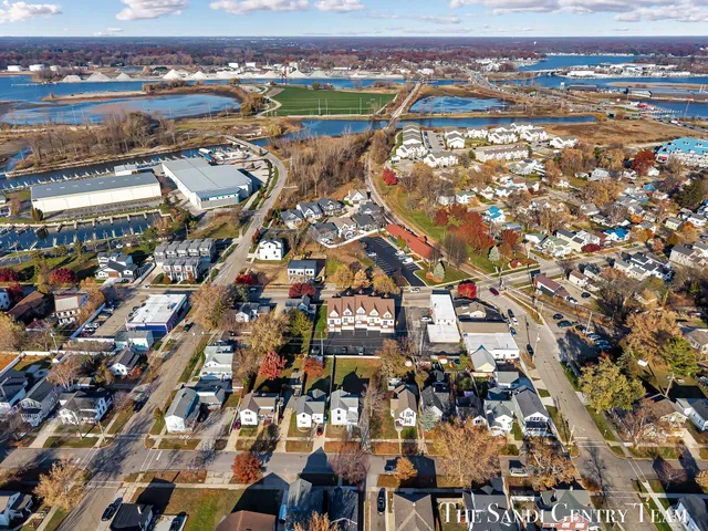 $369,900 | 317 Elliott Avenue, Grand Haven, MI 49417