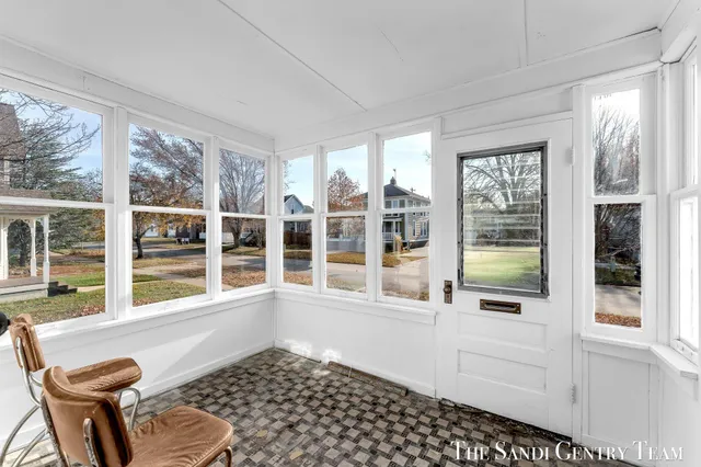 $369,900 | 317 Elliott Avenue, Grand Haven, MI 49417