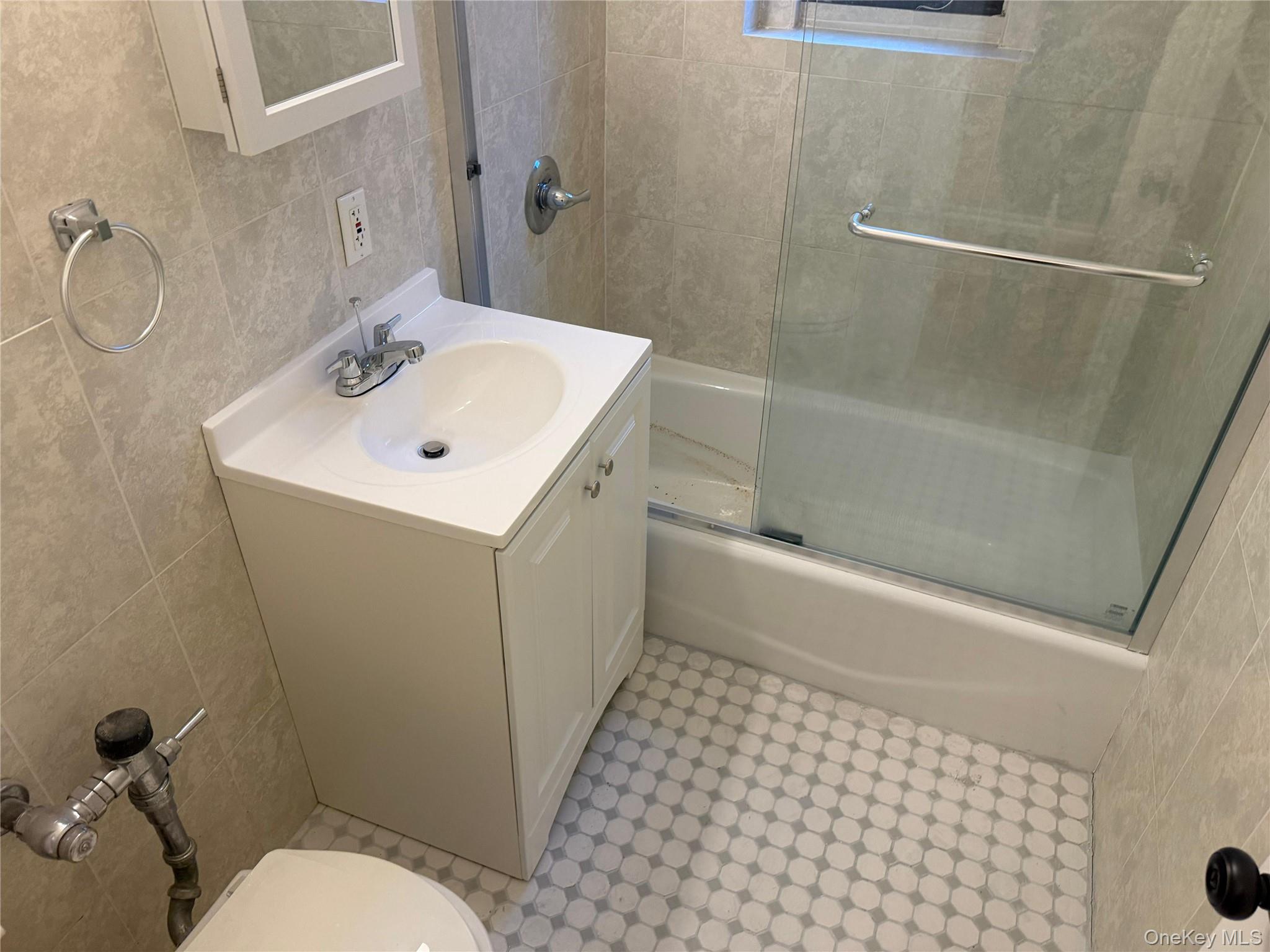 61-40 Saunders Street, Unit D24 Queens, NY 11374 - Photo 9 of 22