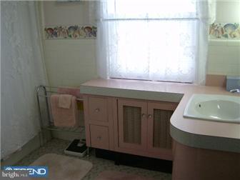 32 Sycamore Road Havertown, PA 19083 - Photo 10 of 12 Bathroom