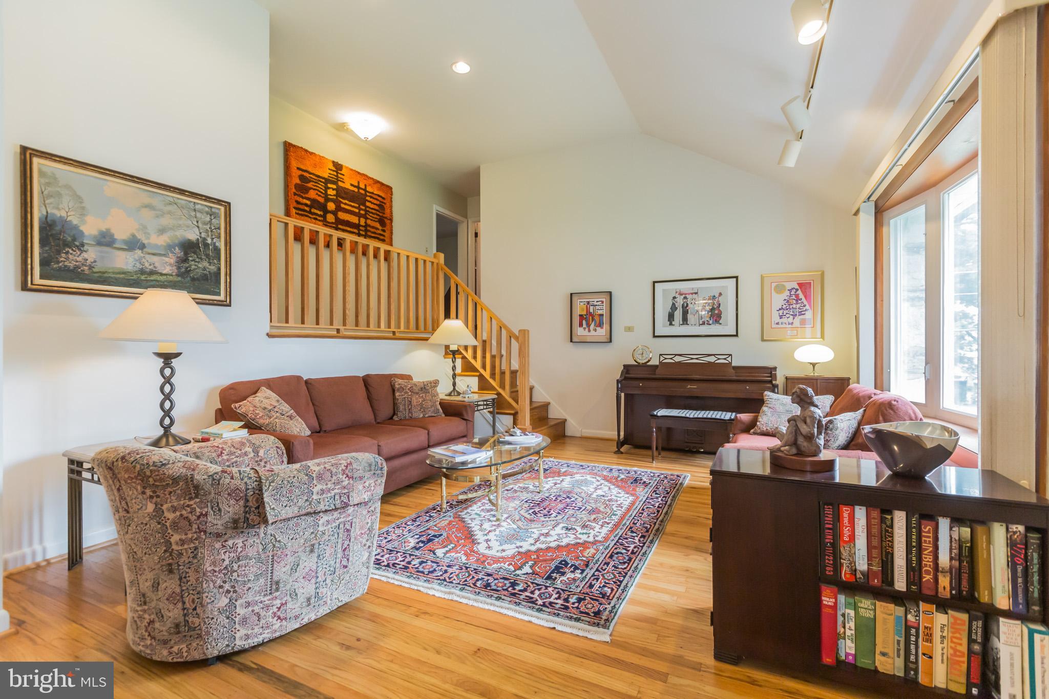 519 Pinetree Road Jenkintown, PA 19046 - Photo 5 of 30 Living room