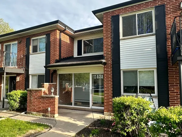$159,000 | 2431 East Brandenberry Court, Unit 2O, Arlington Heights, IL 60004