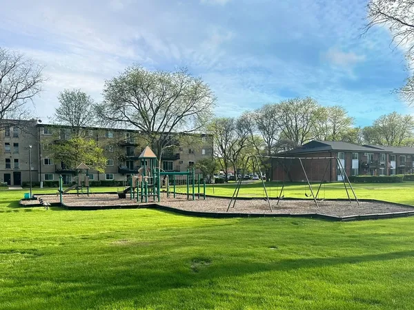$159,000 | 2431 East Brandenberry Court, Unit 2O, Arlington Heights, IL 60004