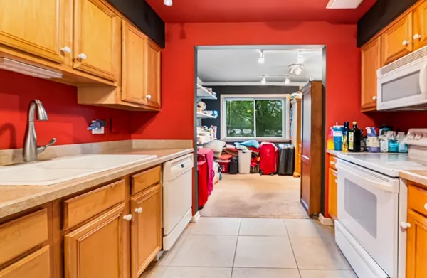 $159,000 | 2431 East Brandenberry Court, Unit 2O, Arlington Heights, IL 60004
