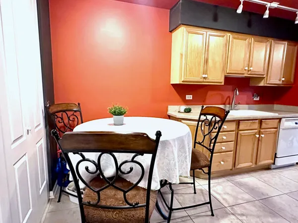 $159,000 | 2431 East Brandenberry Court, Unit 2O, Arlington Heights, IL 60004