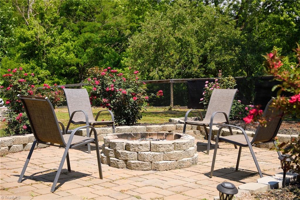 268 Walnut Grove Road Lexington, NC 27292 - Photo 4 of 26