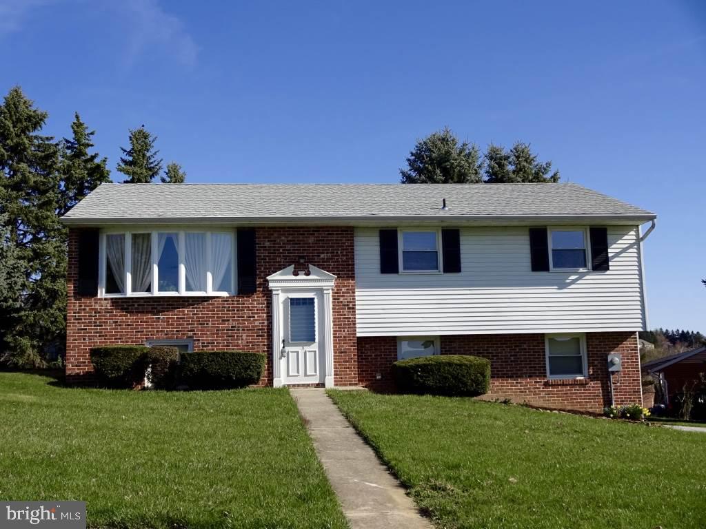 9 Logan Heights Road York, PA 17403 - Photo 1 of 35 Gallery Image 1