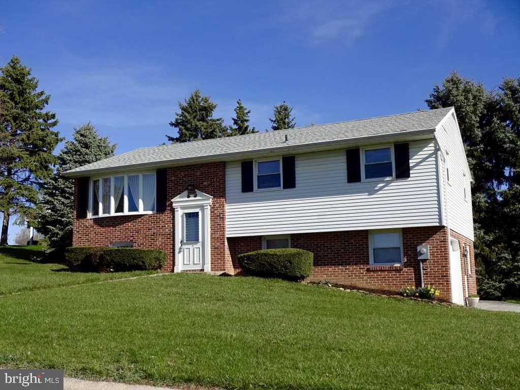 9 Logan Heights Road York, PA 17403 - Photo 3 of 35 Gallery Image 3