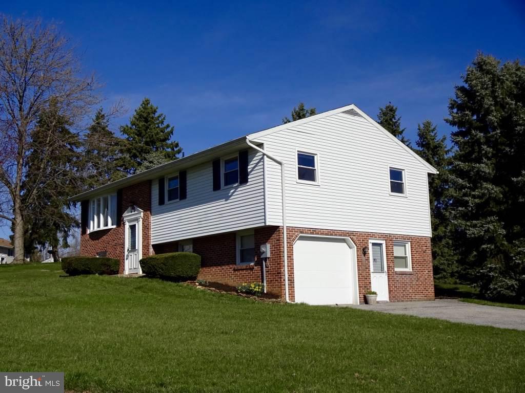 9 Logan Heights Road York, PA 17403 - Photo 4 of 35 Gallery Image 4