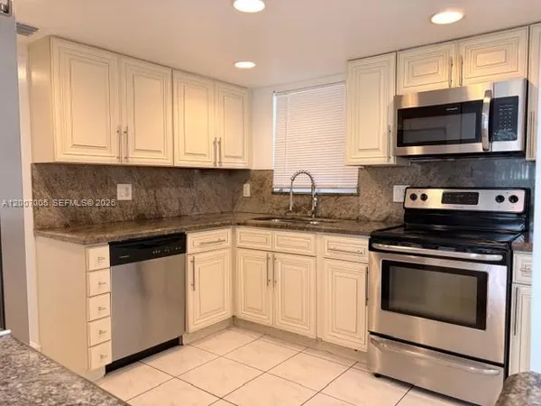 $2,350 | 3100 Riverside Drive, Unit 103, Coral Springs, FL 33065