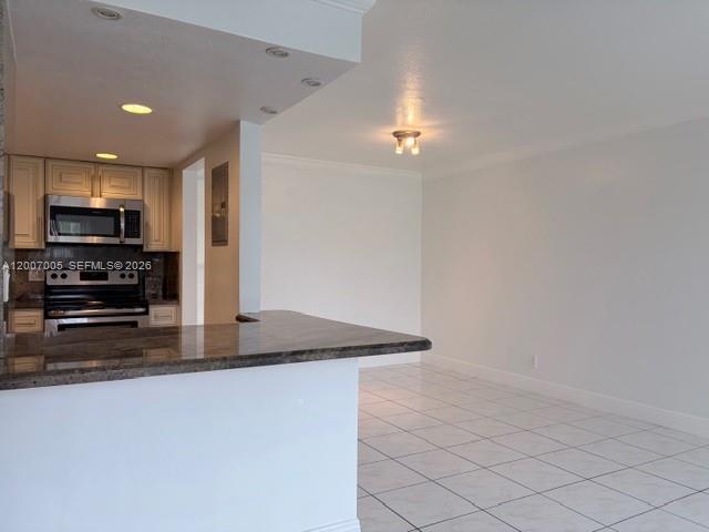 3100 Riverside Drive, Unit 103 Coral Springs, FL 33065 - Photo 3 of 20 Living-Dining