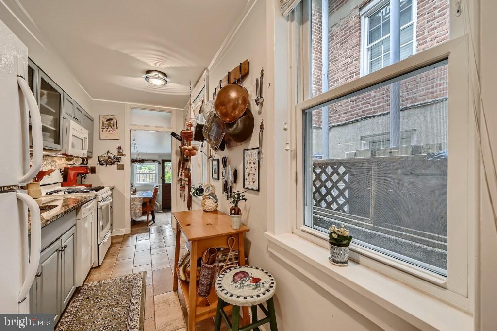 1249 Riverside Avenue Baltimore, MD 21230 - Photo 8 of 31