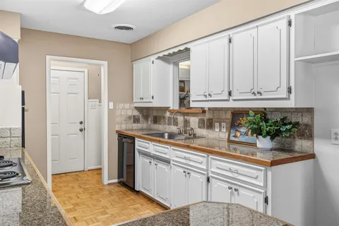 $575,000 | 10505 Lakemere Drive, Dallas, TX 75238