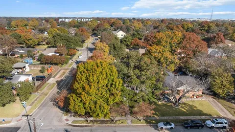 $575,000 | 10505 Lakemere Drive, Dallas, TX 75238