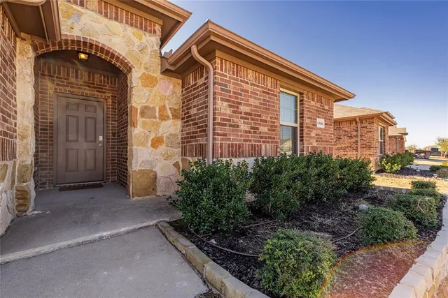 $2,400 | 1120 Decker Drive, Fate, TX 75189